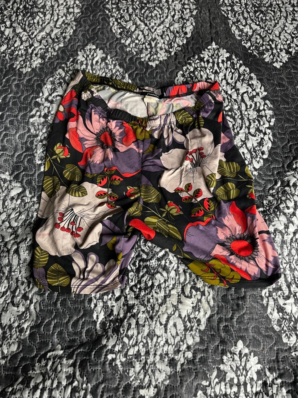Arabella Women's Floral Print Casual Shorts Pull On Elastic Waist Size M
